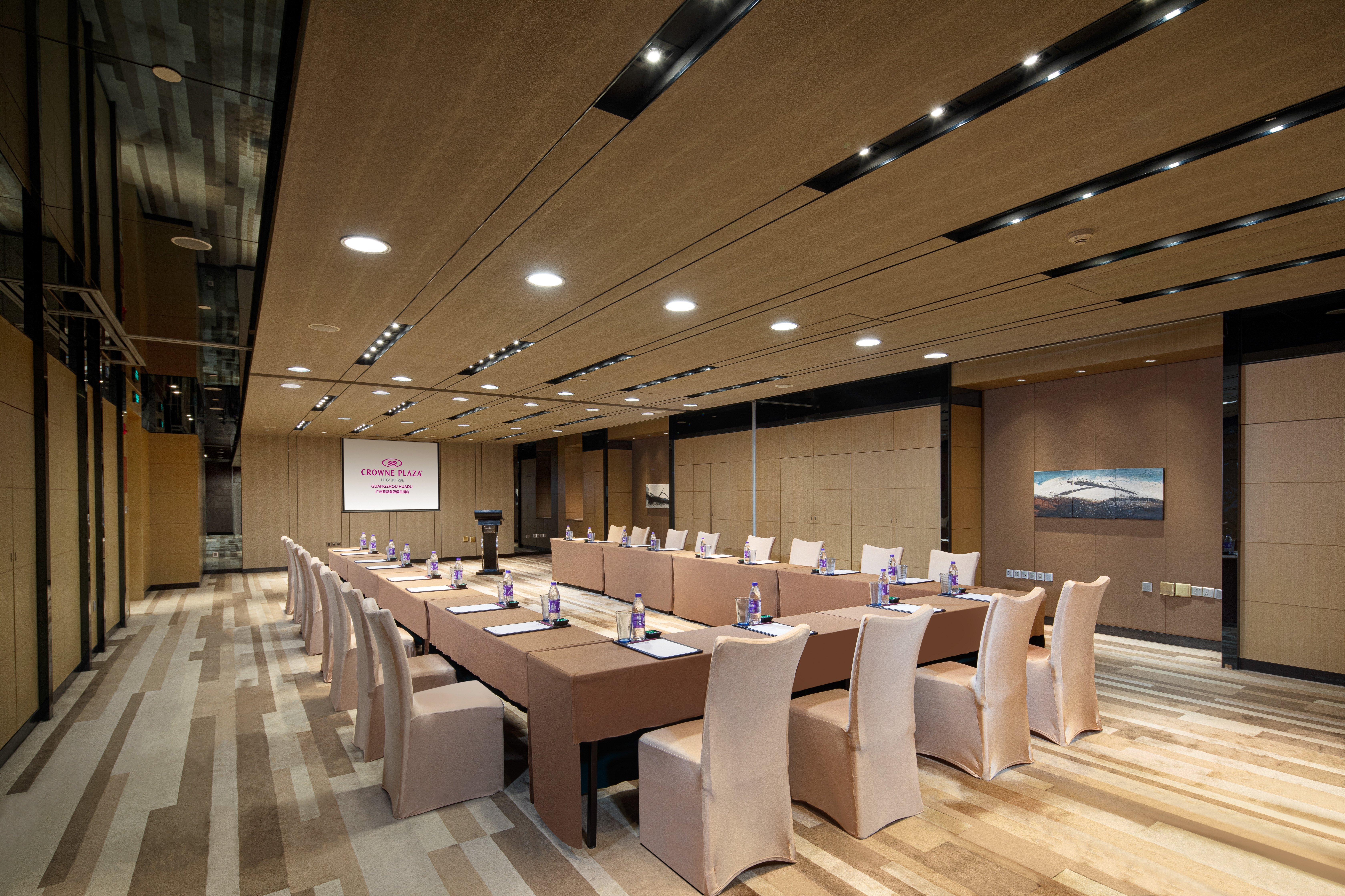 Crowne Plaza Guangzhou Huadu By Ihg - Free Shuttle Bus Between Hotel To Exhibition Center During Canton Fair Dış mekan fotoğraf