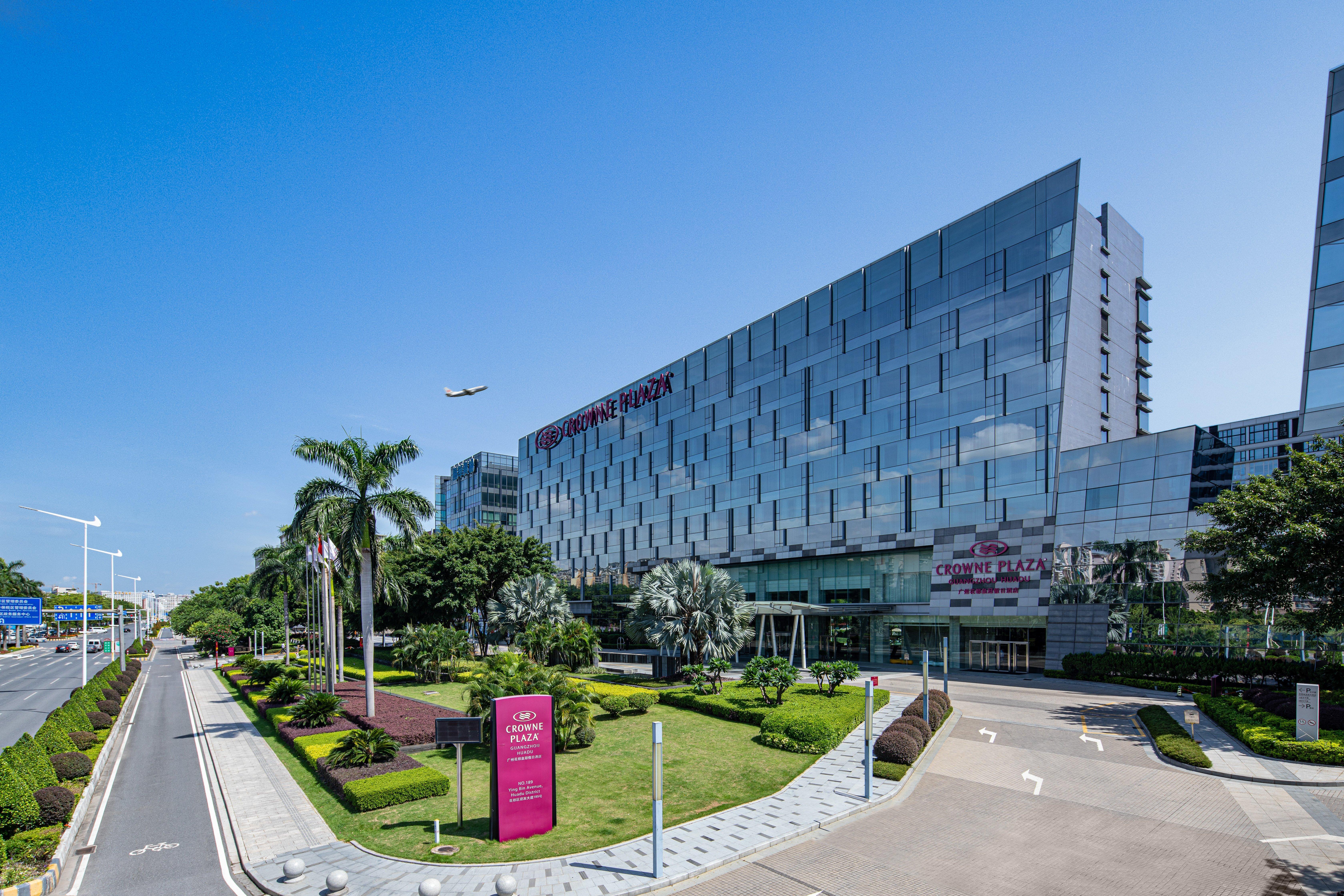 Crowne Plaza Guangzhou Huadu By Ihg - Free Shuttle Bus Between Hotel To Exhibition Center During Canton Fair Dış mekan fotoğraf
